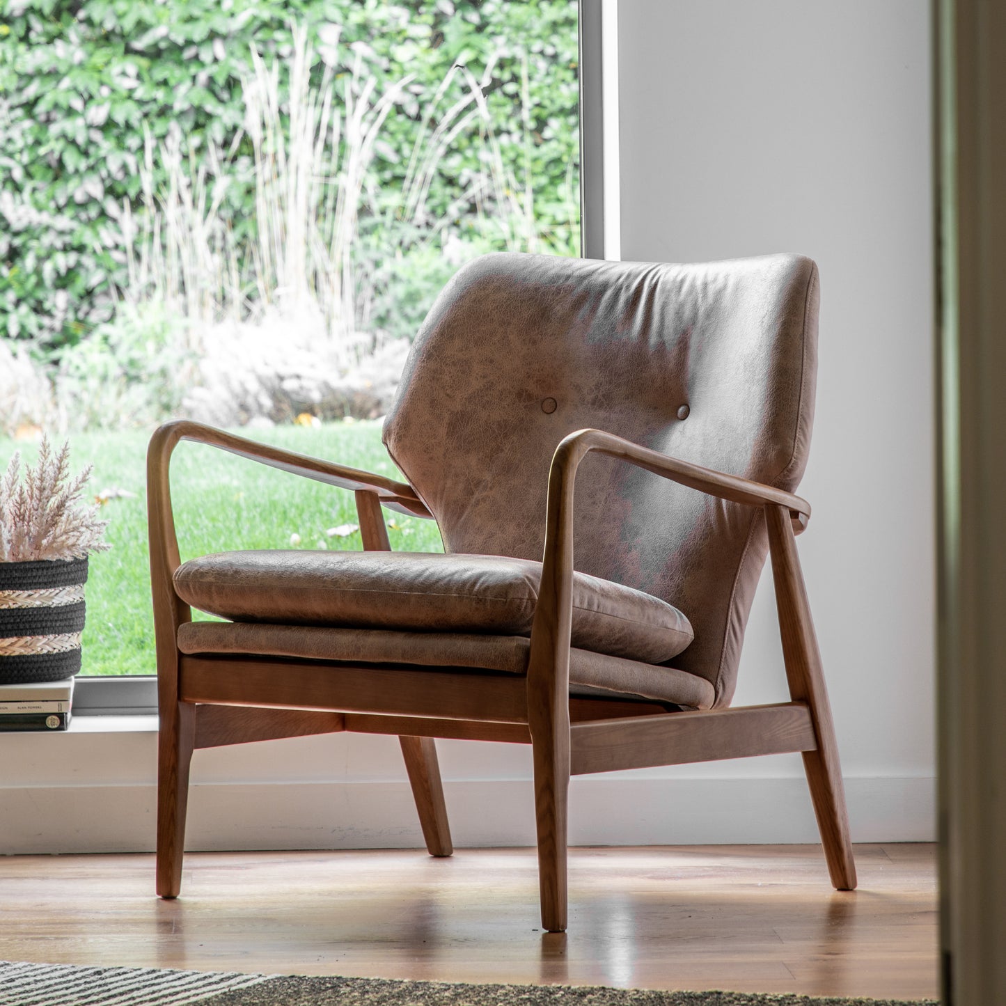 Gherson Easy Chair