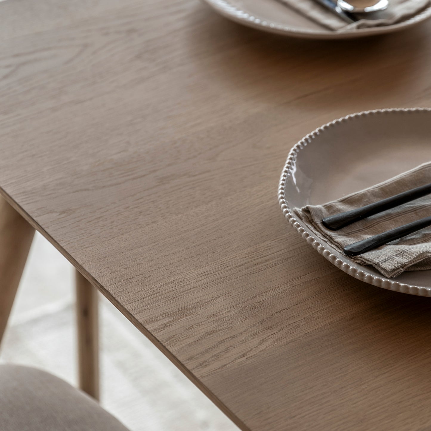 Hatta Rectangular Dining Table