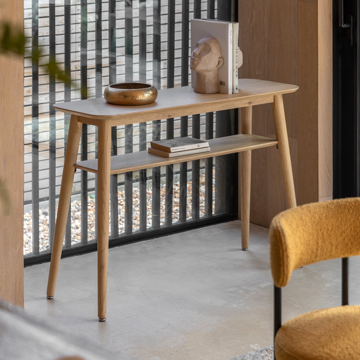 Hatta Console Table