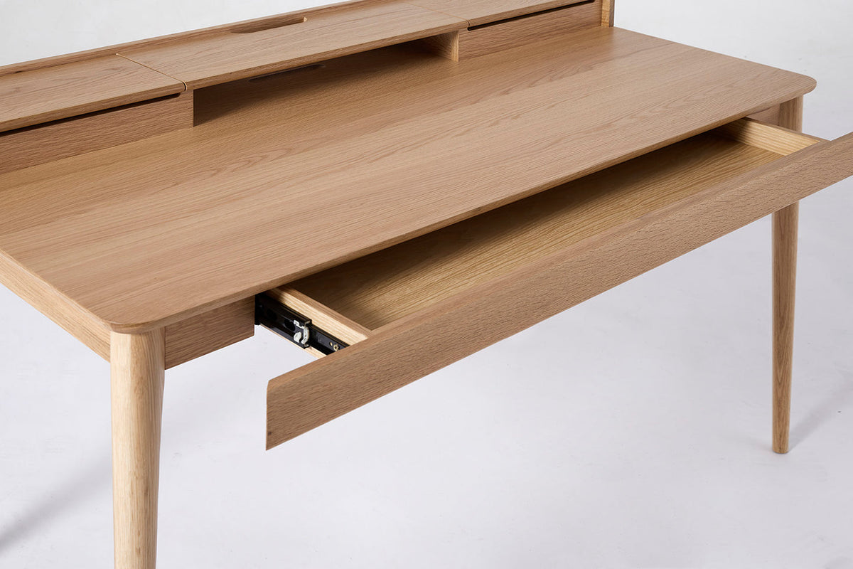 Swyft Desk 01
