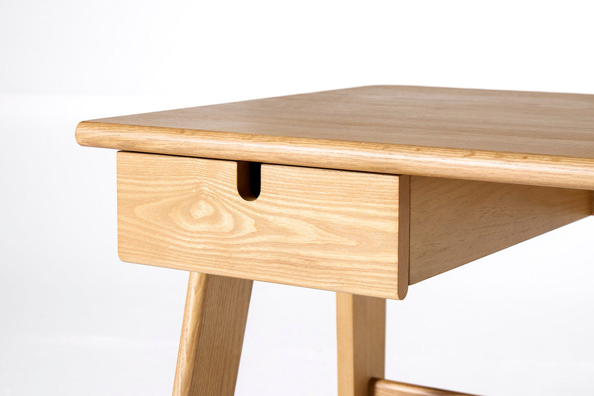 Swyft Desk 02