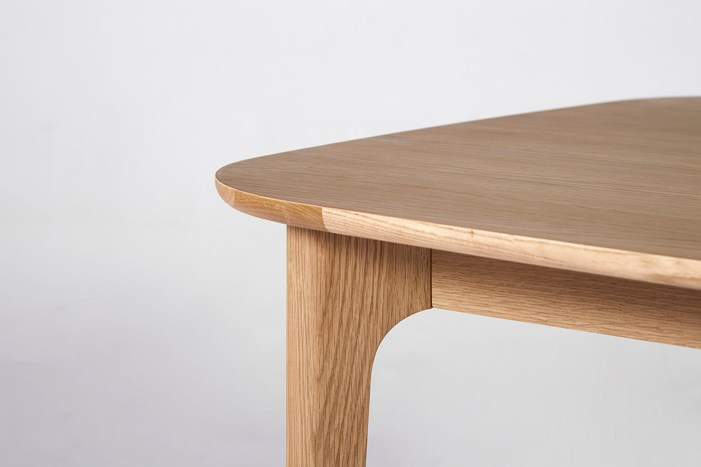 Swyft Extending Dining Table 03