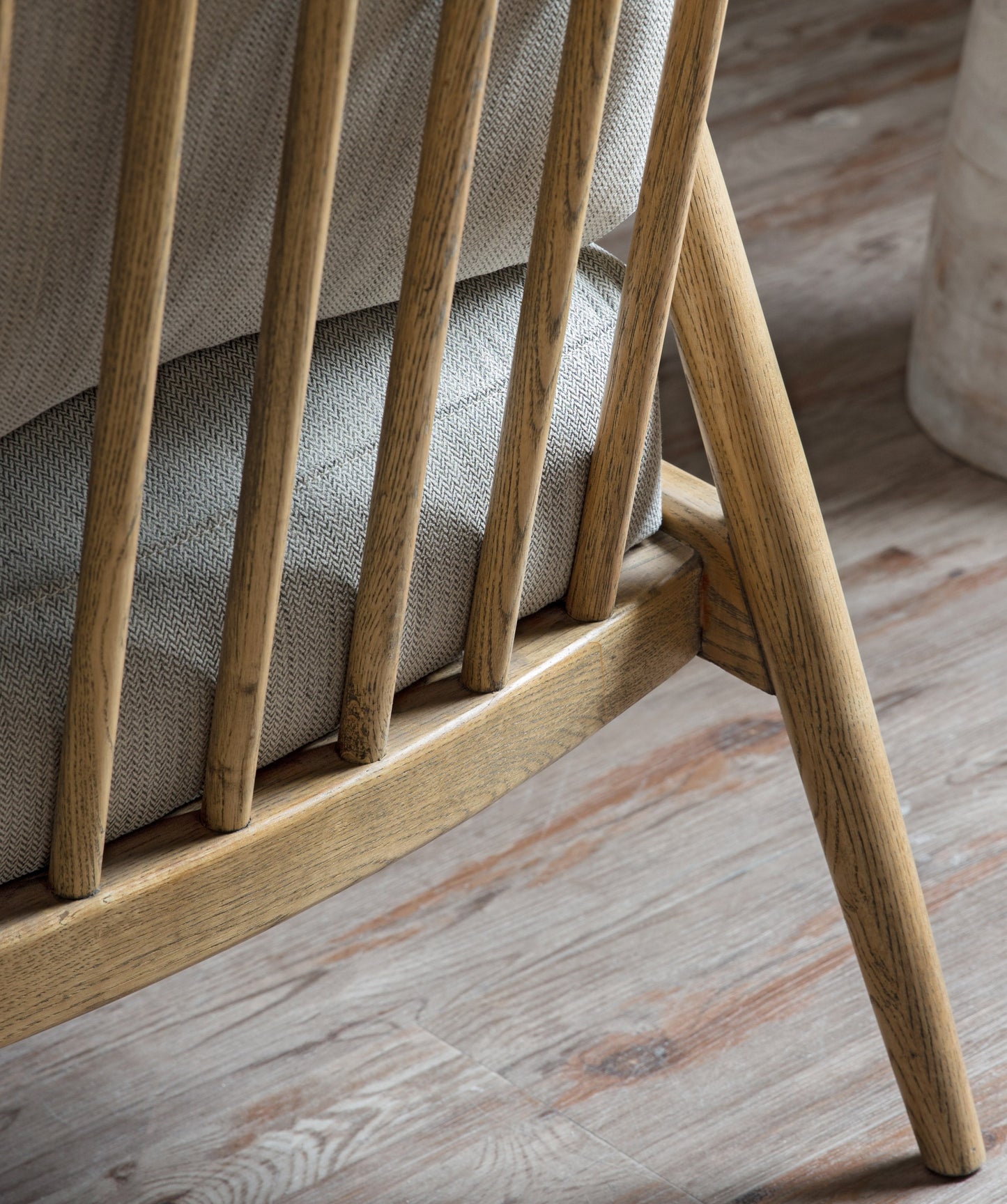 Rella Spindle sofa