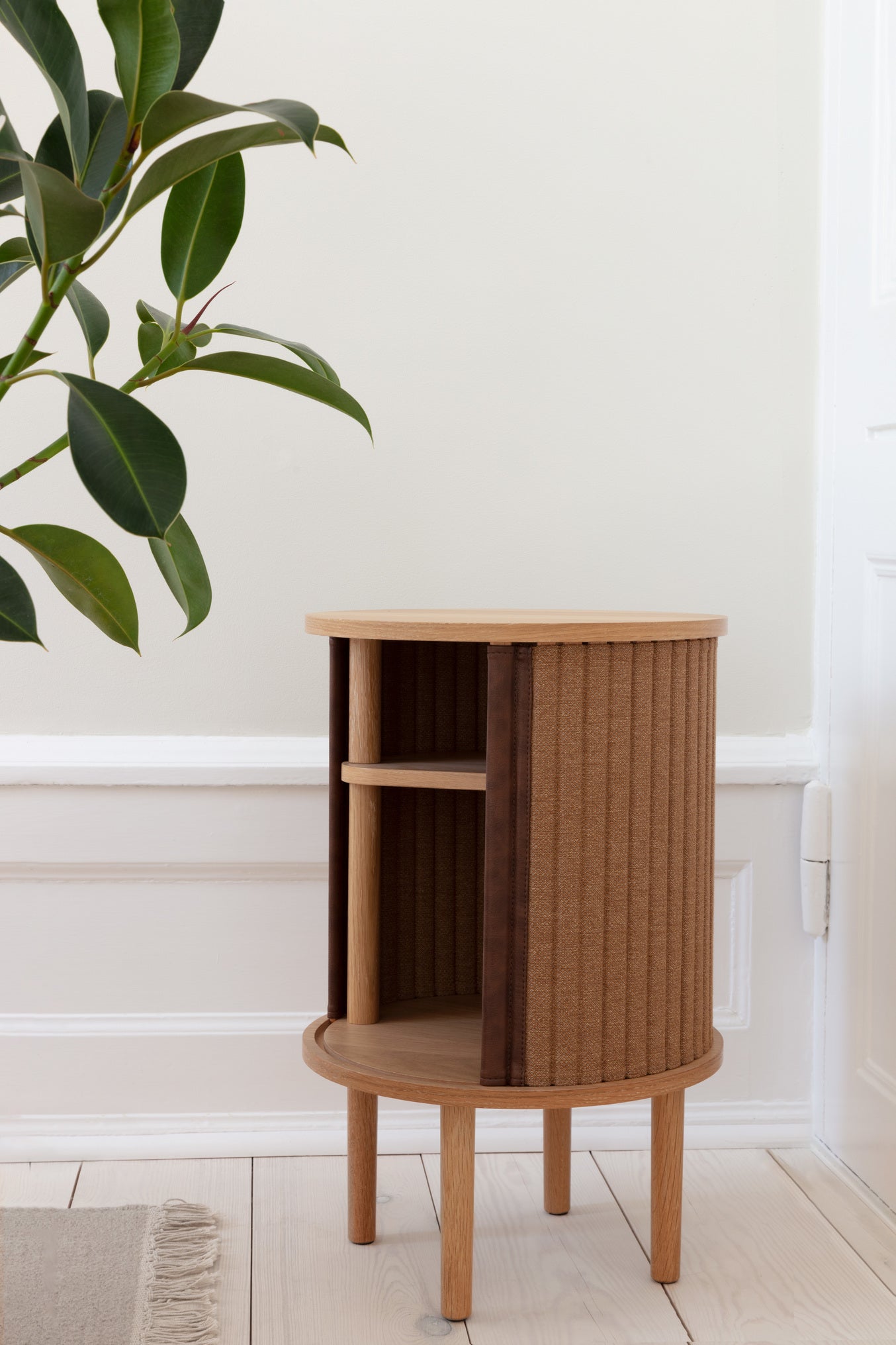 Audacious USB side table - more colours