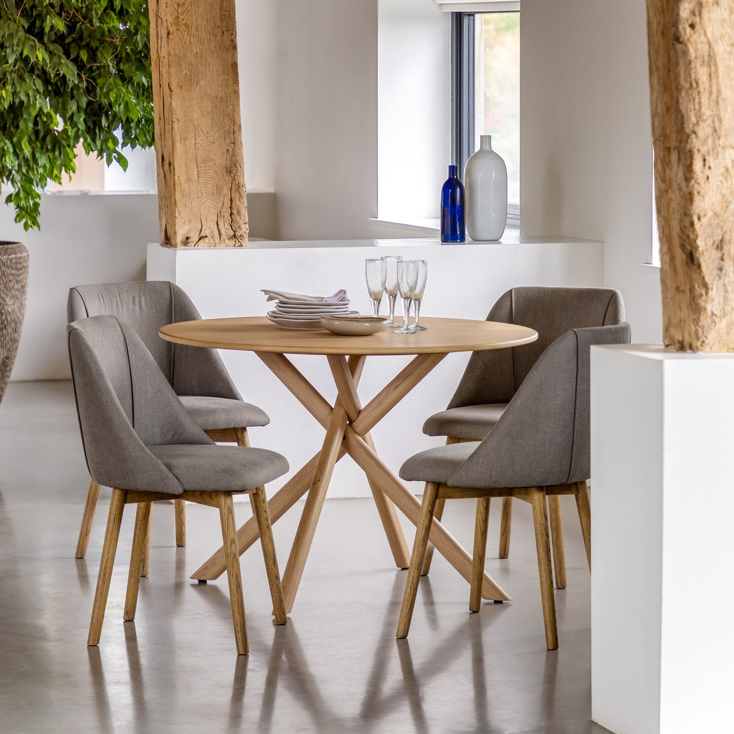Cossa Dining Table
