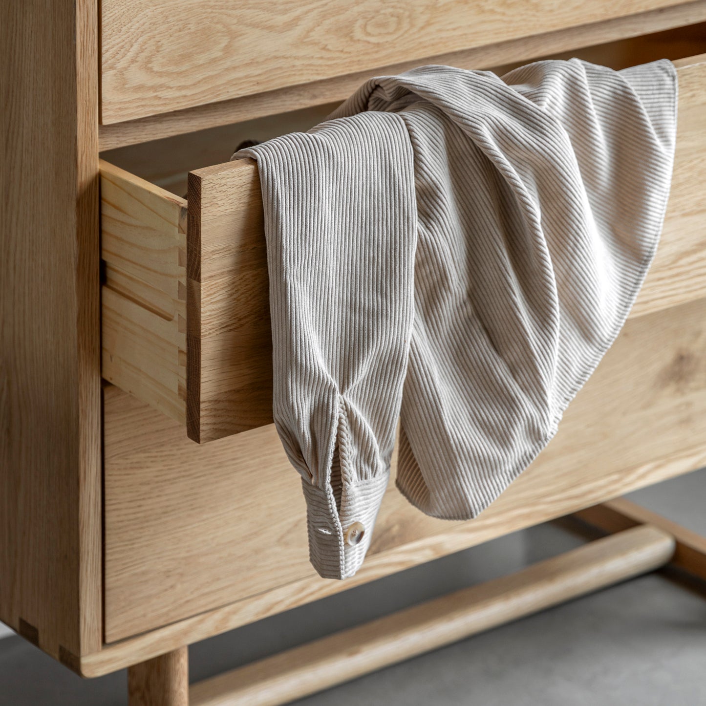 Crofte 5-Drawer Chest