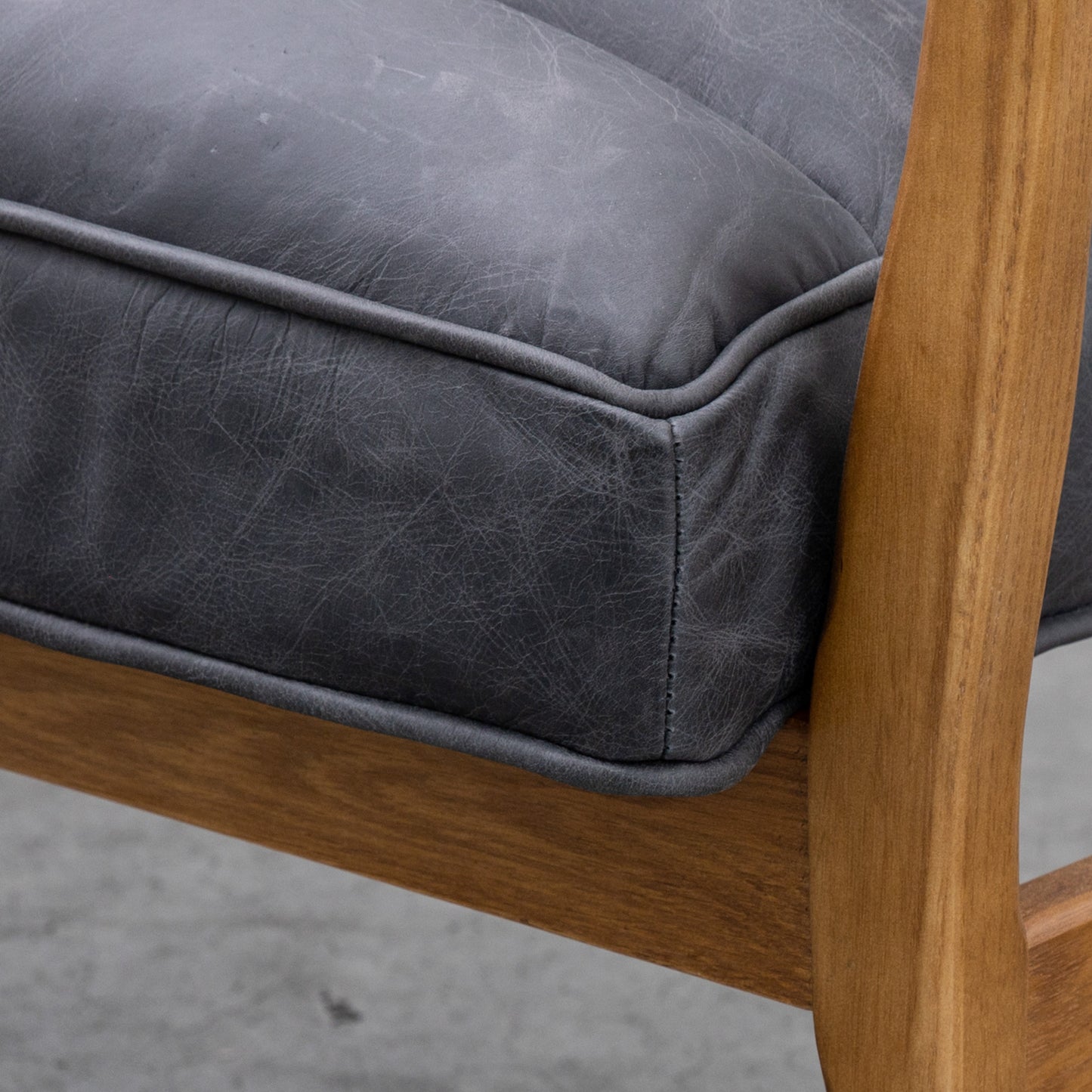 Dutsa Sofa