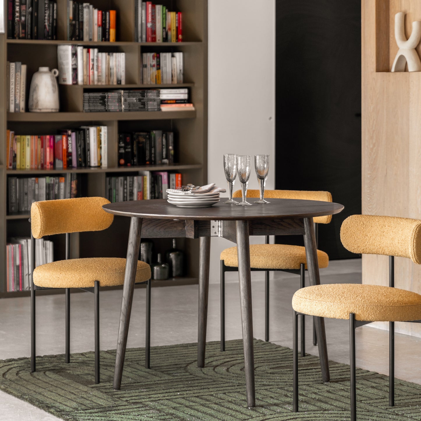 Hatta Drop-Leaf Round Dining Table