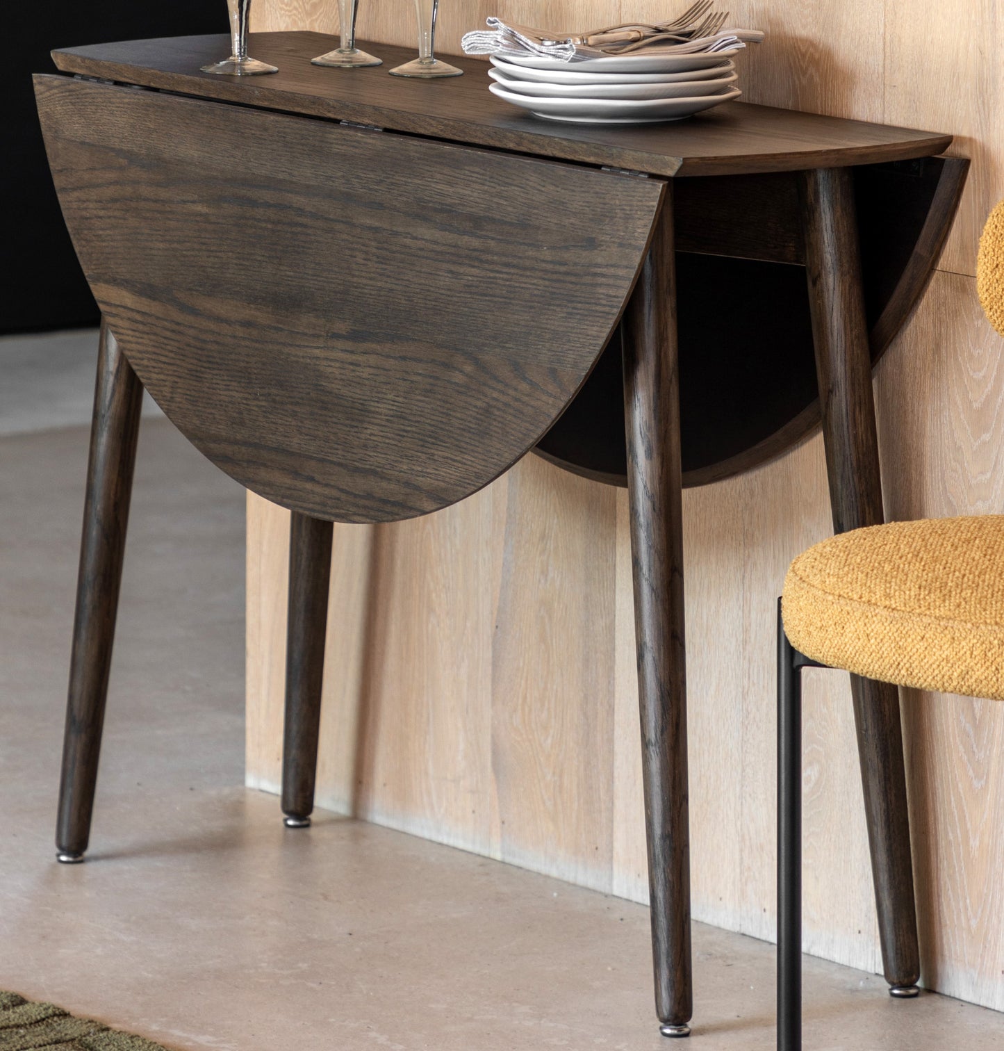 Hatta Drop-Leaf Round Dining Table