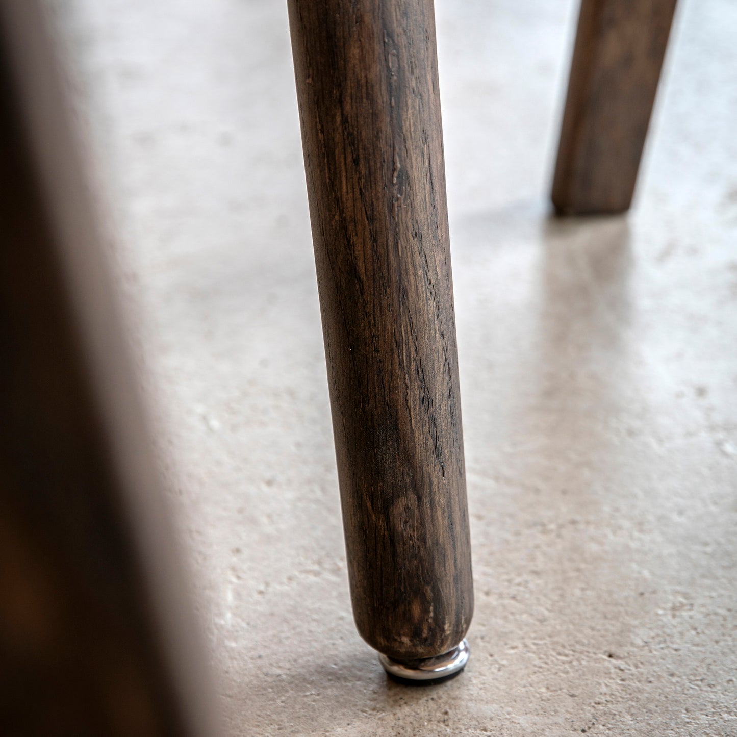 Hatta Round Dining Table