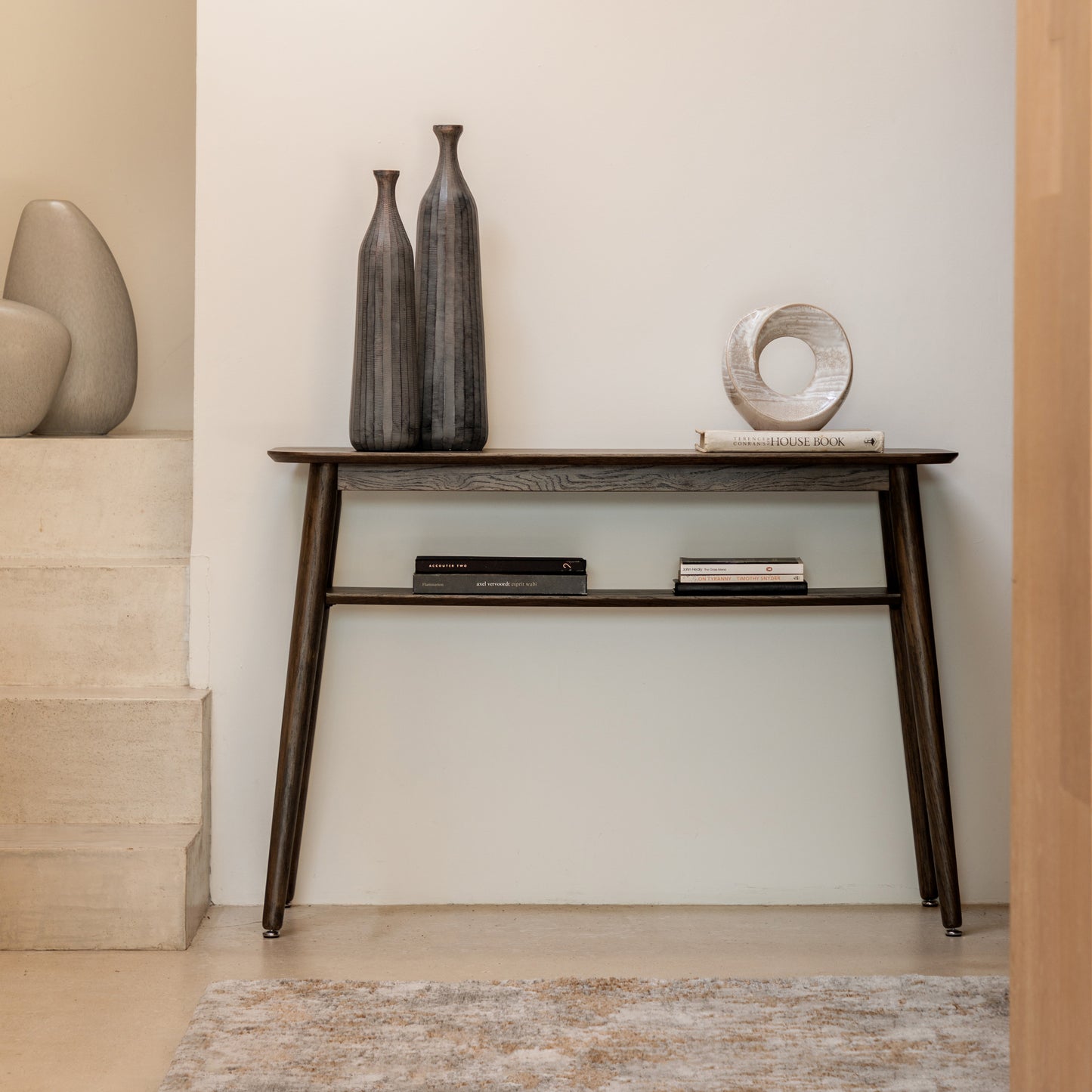 Hatta Console Table