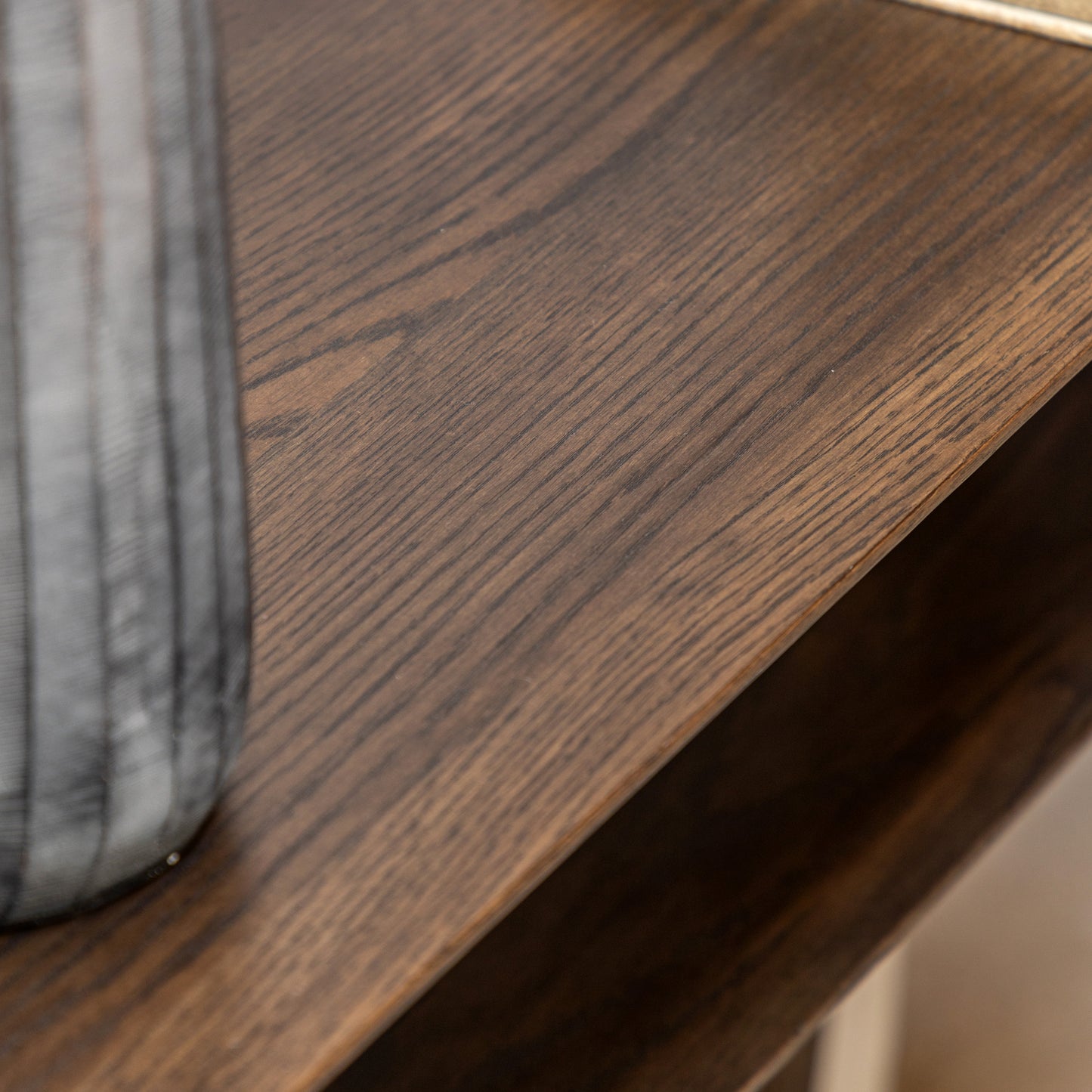 Hatta Console Table