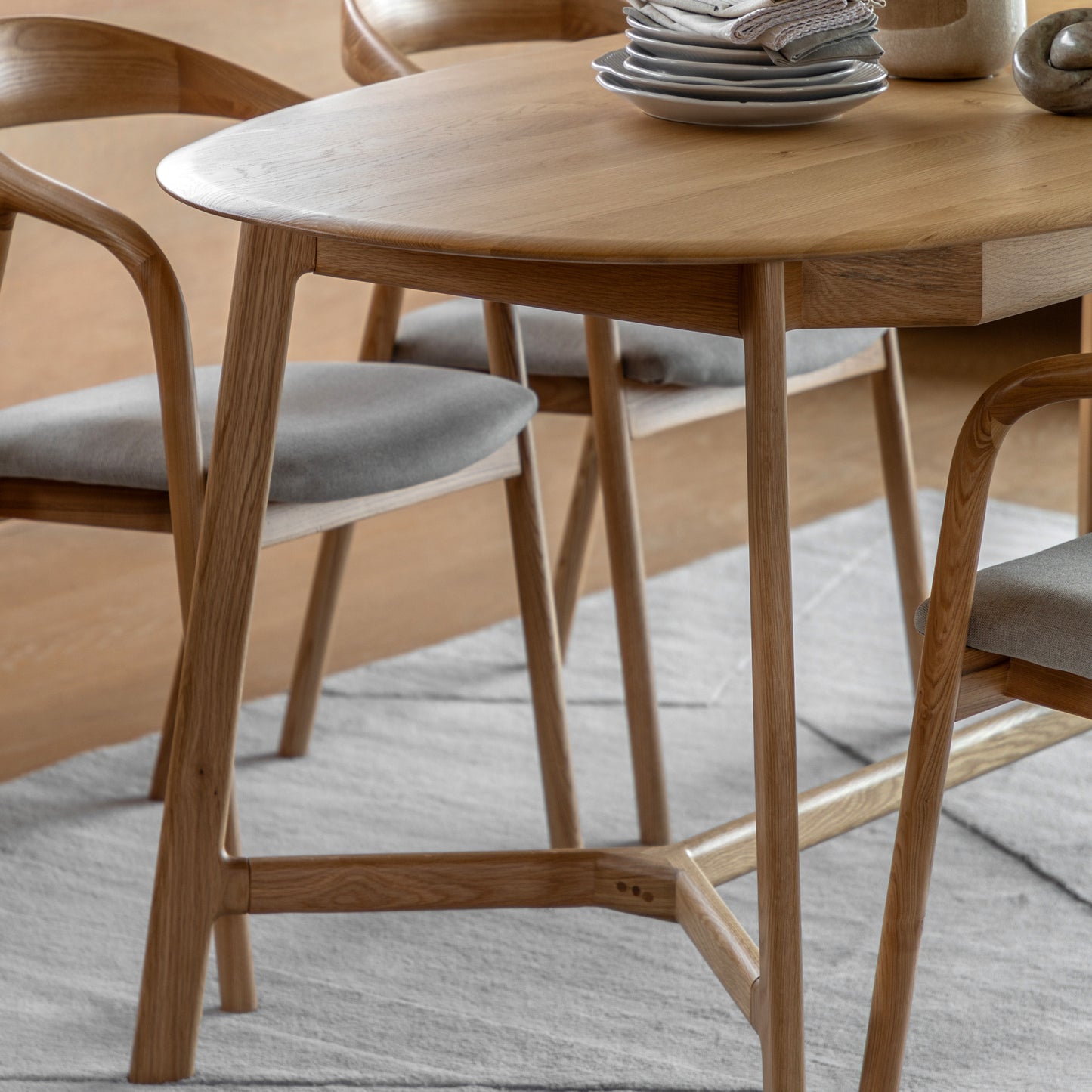Midro Extending Oval Dining Table