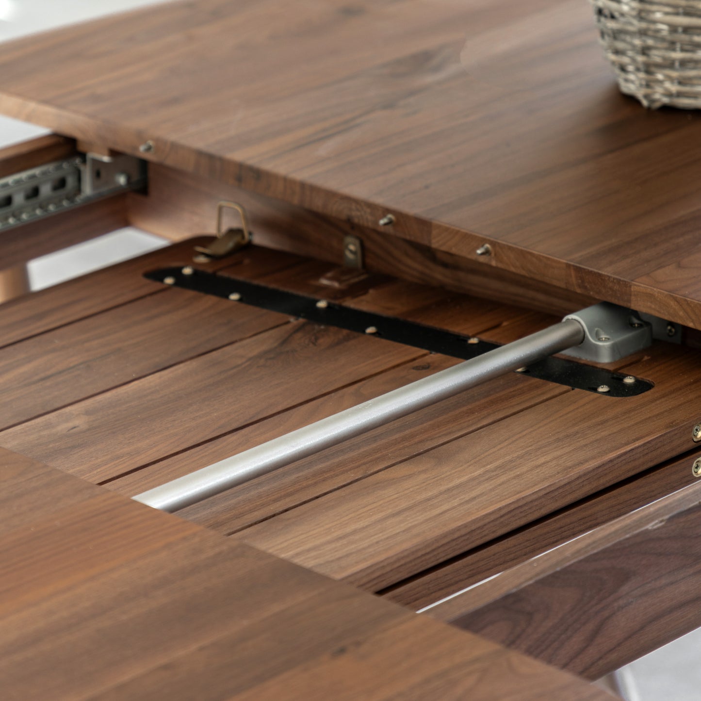 Midro Extending Oval Dining Table