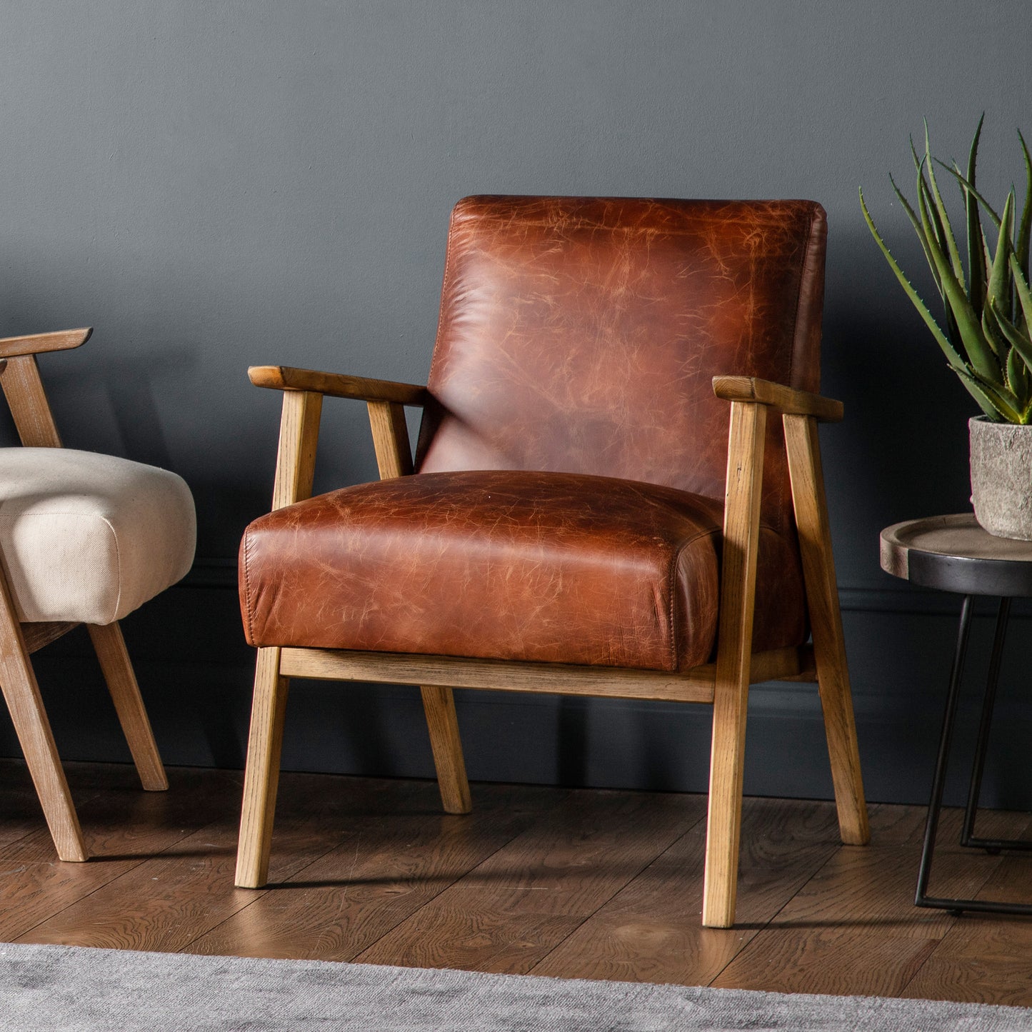 Neylar Chair