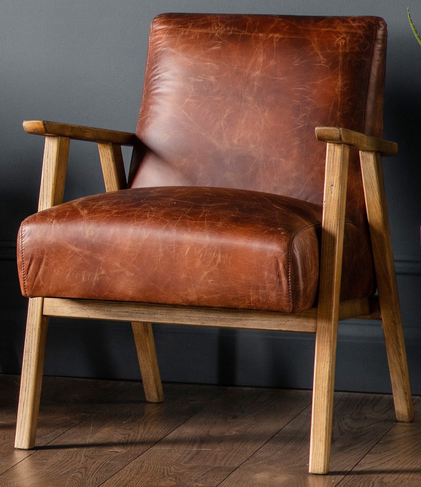 Neylar Chair