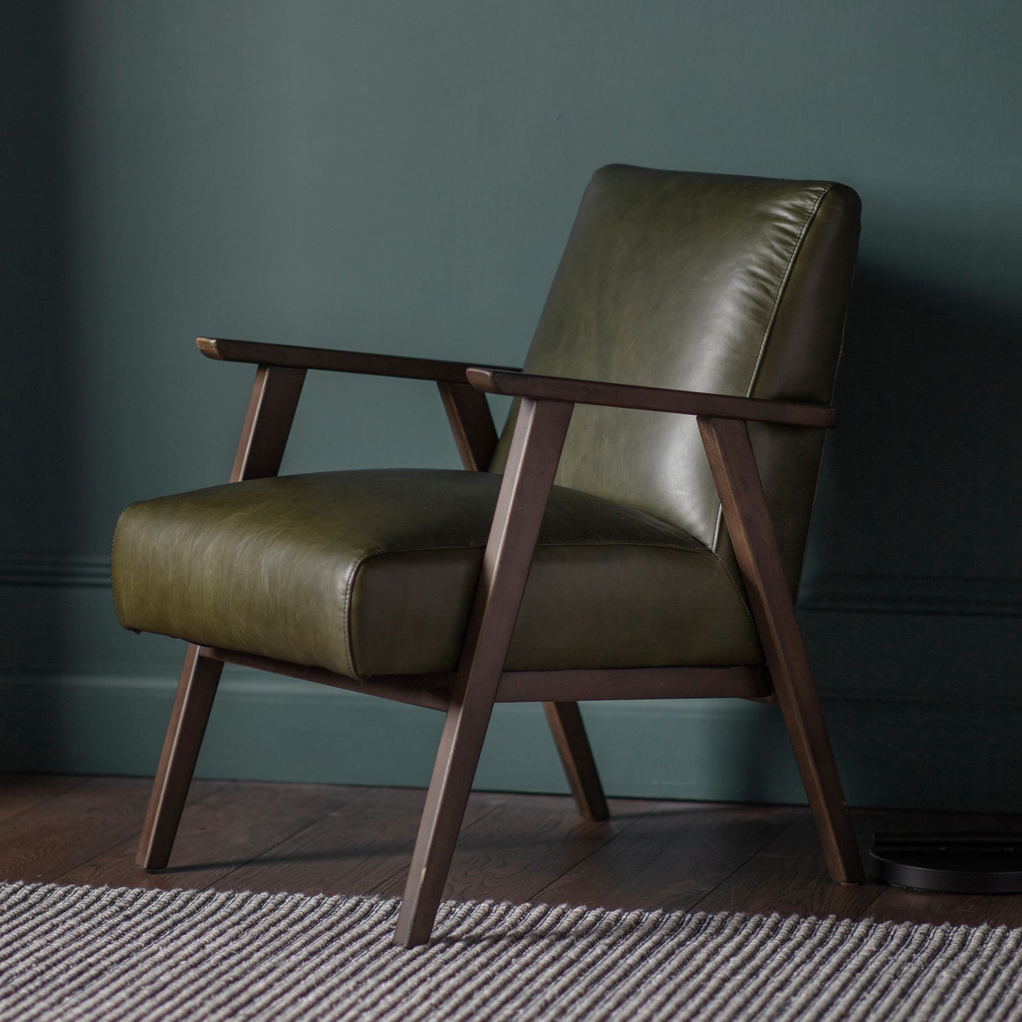 Neylar Chair