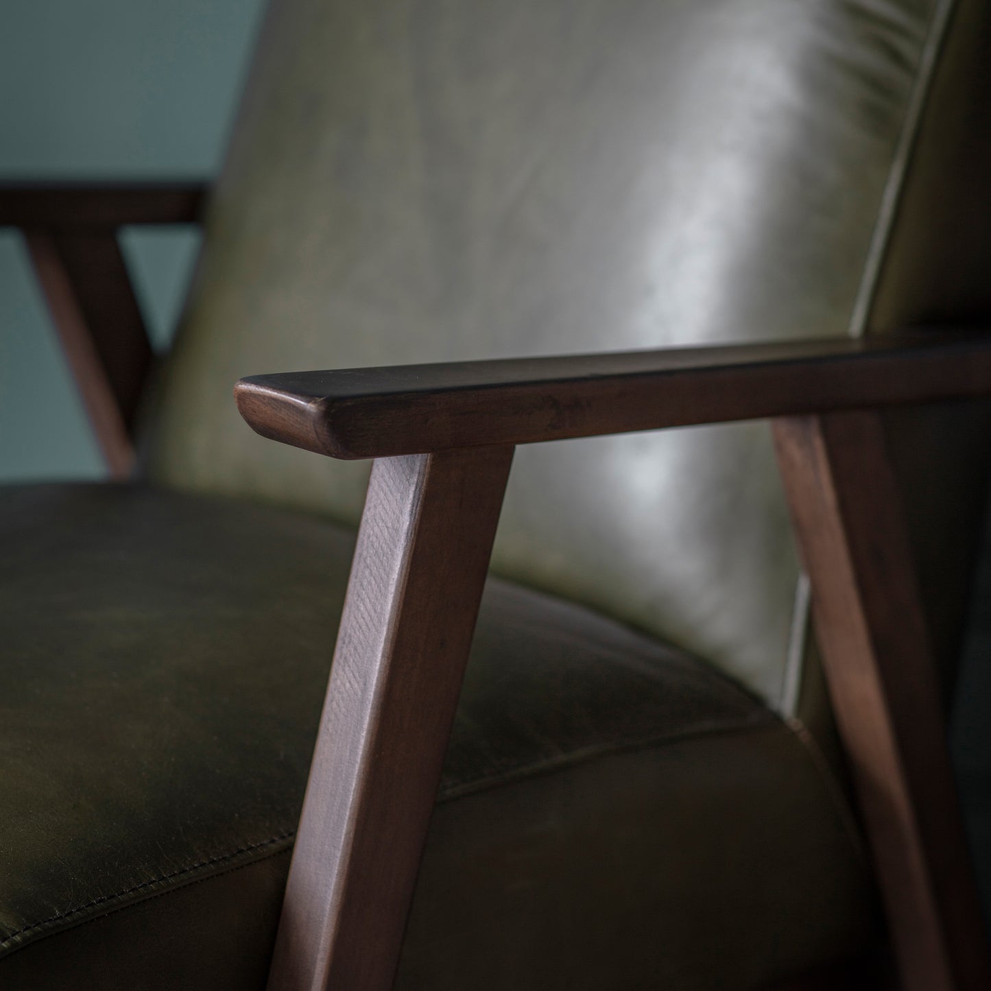 Neylar Chair