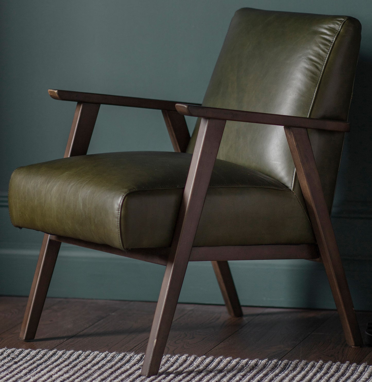 Neylar Chair
