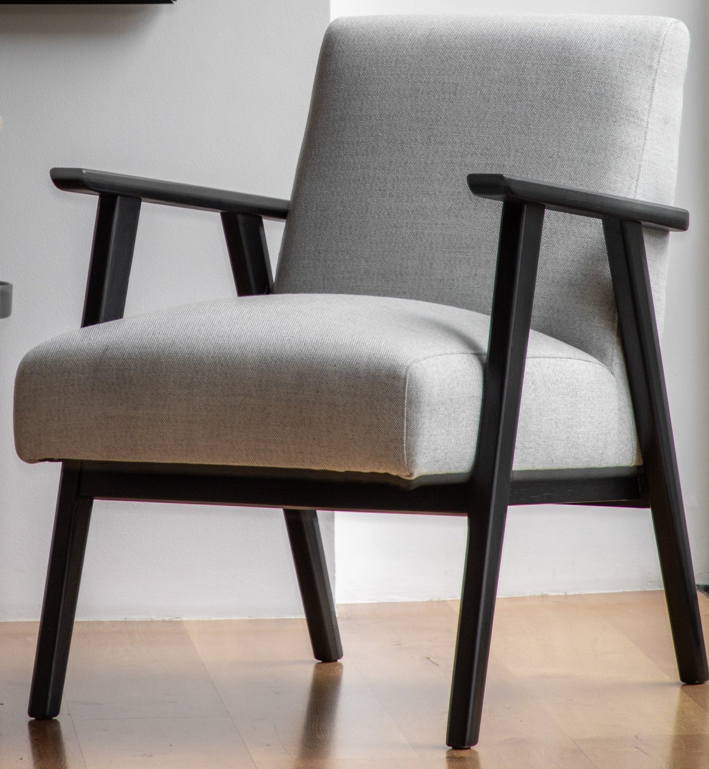 Neylar Chair