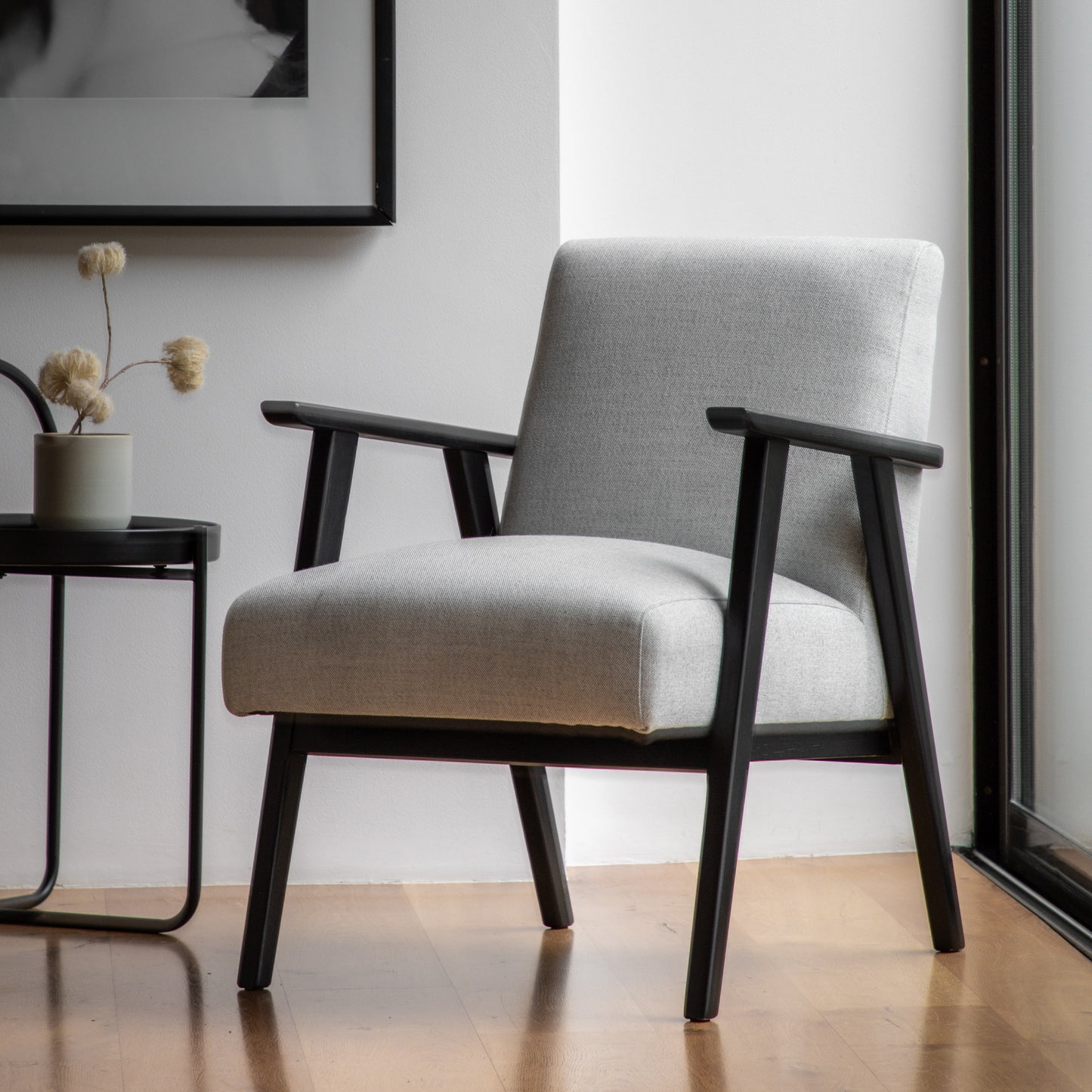Neylar Chair