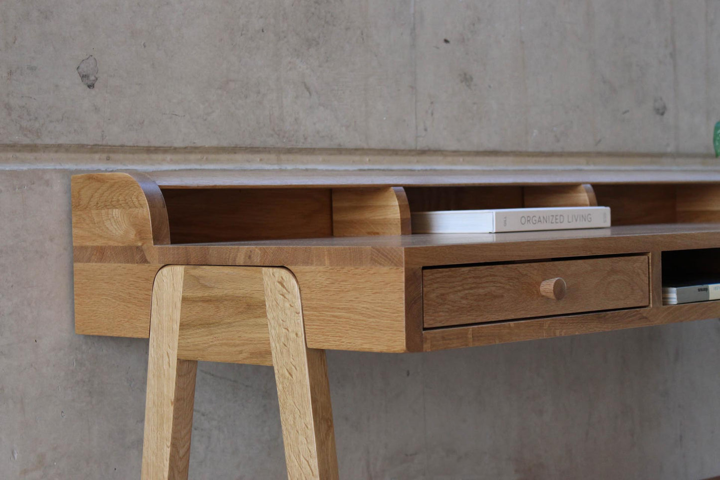 Pacan desk
