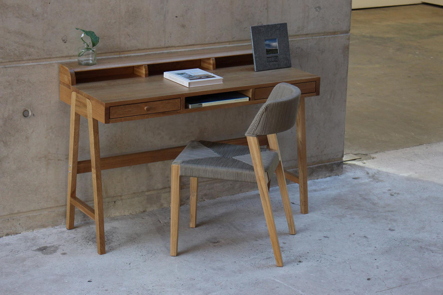 Pacan desk