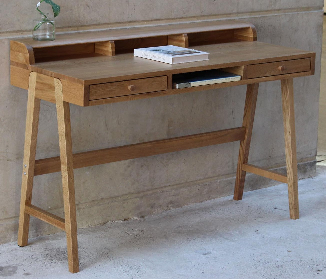 Pacan desk