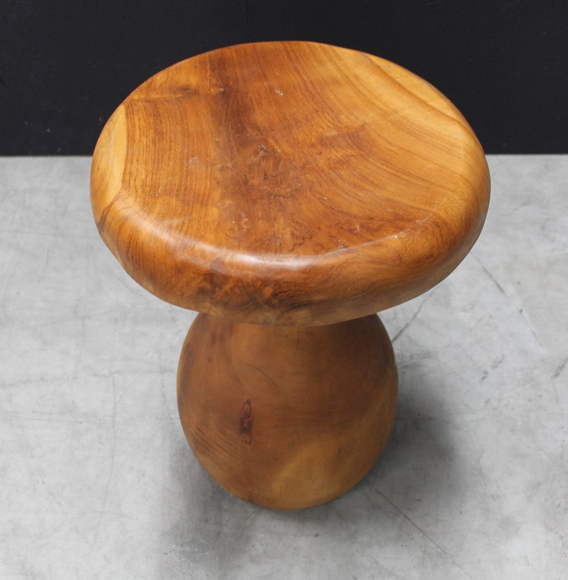 Tika side table